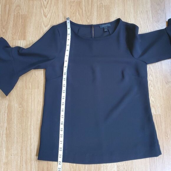 🦋 J.CREW 🦋 Tiered Bell-Sleeve Drapey Crepe Top - [Size 0, Black] - Picture 10 of 14